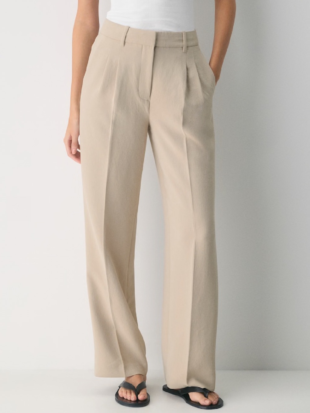 NWT! Artizia The Effortless Pant Crepette - Marcona Beige